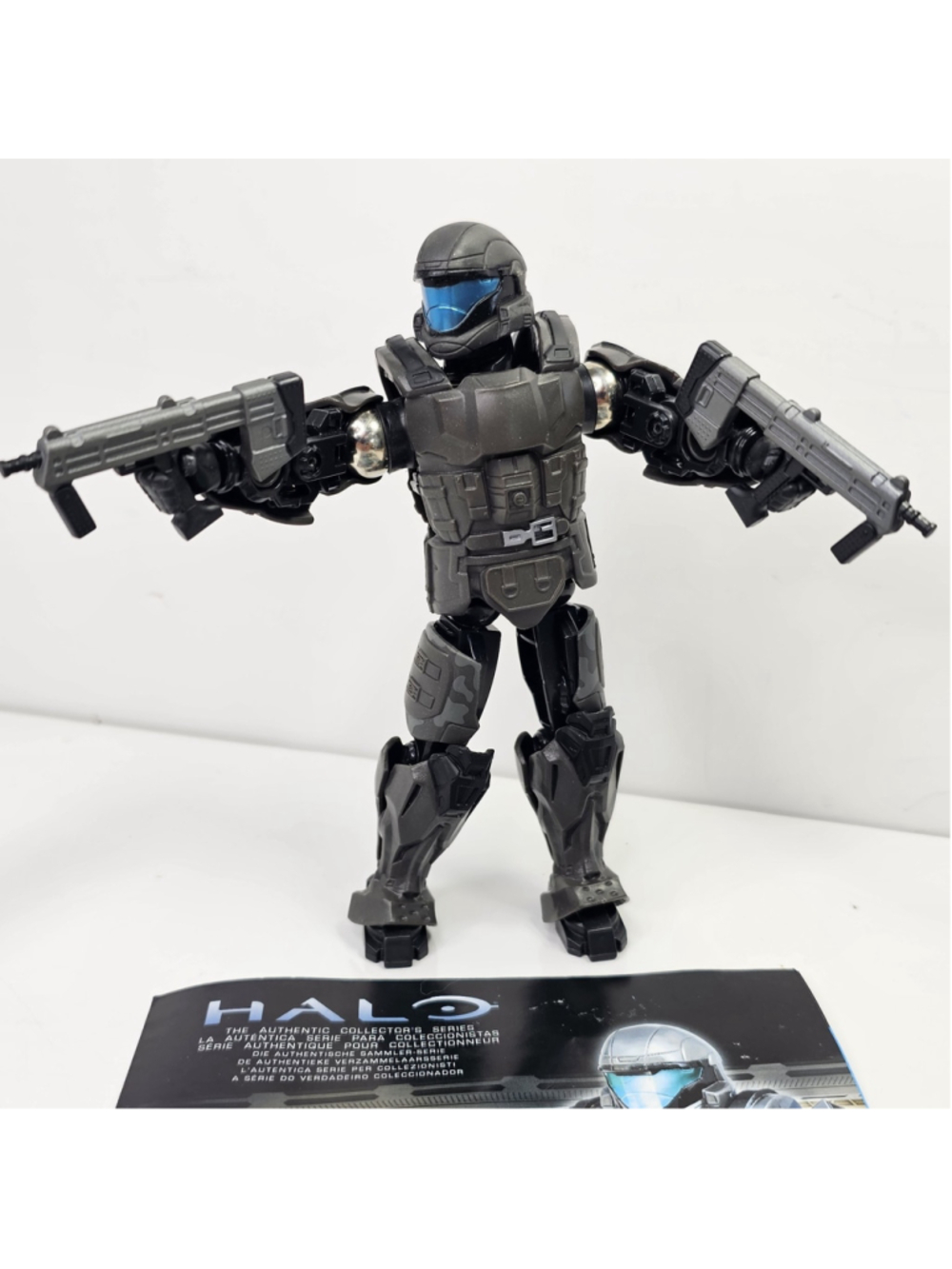 Mega Bloks Halo 29709 Magnetic ODST Figure w/ Weapons Manual